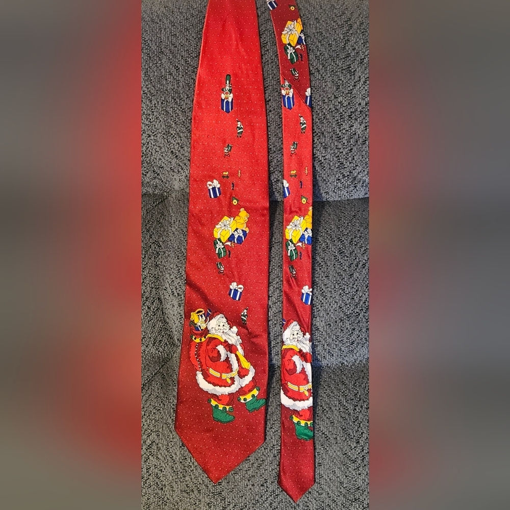 Festive Red Santa Tie